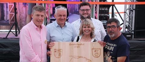 Die Bürgermeister der Euro-Bärentaler (v.l.n.r.): Johannes Albrecht (Feldberg-Bärental), Jörg-Michael Teply (Wurmberg-Neubärental), Sonya Feinig (vorne, Feistritz/Kärnten), Morris Stoupal (Bärenthal/Tuttlingen) und Serge Weil (Baerenthal/Lothringen)