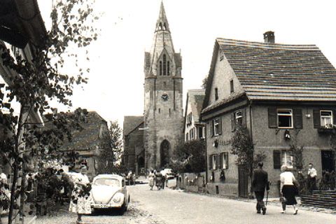 Aufnahme der Evangelischen Kirche in Wurmberg aus dem Jahr 1957